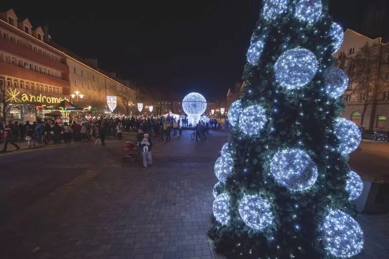 Dekoracje bożonarodzeniowe na placu baczyńskiego w Tychach